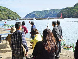 早田漁港視察の様子