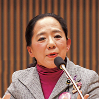 山本　里香議員