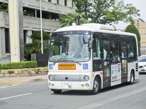 桑名市における自動運転バスの実証実験の様子