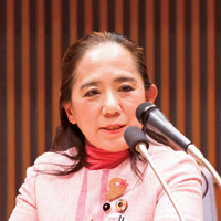 山本　里香議員