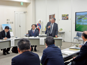 度会町長から度会町の伊勢茶普及の取り組み等について聴き取り