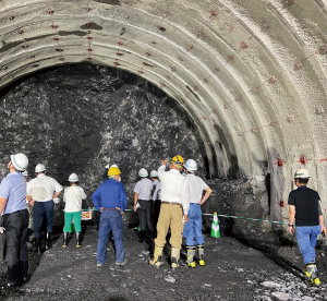 （仮称）下地トンネル工事現場にて