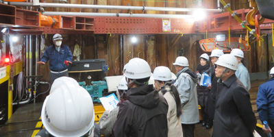 低区配水池送水管更新工事発進基地（交野市水道局内）の議員見学会