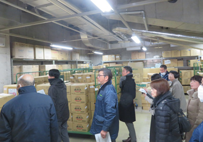 総務文教常任委員会 備蓄倉庫視察